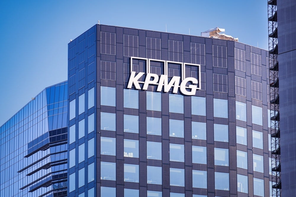 Wegen halluzinierter Fallstudien: KPMG zieht Bericht zur Nutzung von KI-Agenten zurück